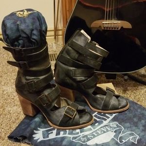 FreeBird Bond Black Leather Shoes.